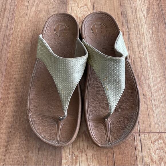 Fitflop Gold Weave Thong Sandals Women's 10 US - Picture 1 of 7